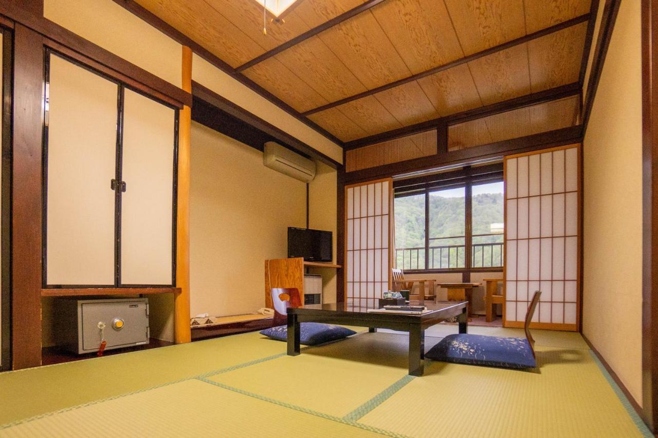 Oyado Eitaro Hotell Takayama  Eksteriør bilde